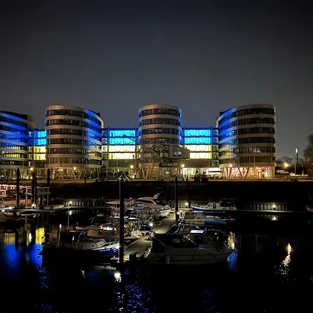 Penthouse-wohnung Am Innenhafen * 杜伊斯堡